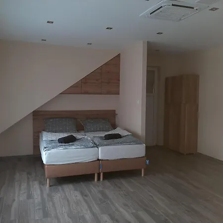 Kobor Vendeghaz 3*