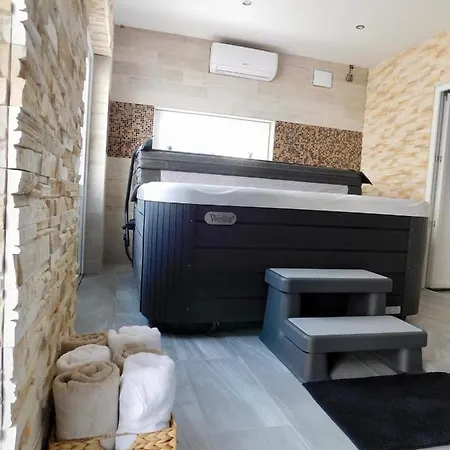 Kobor Vendeghaz 3* باجة