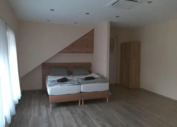 Kobor Vendeghaz 3*